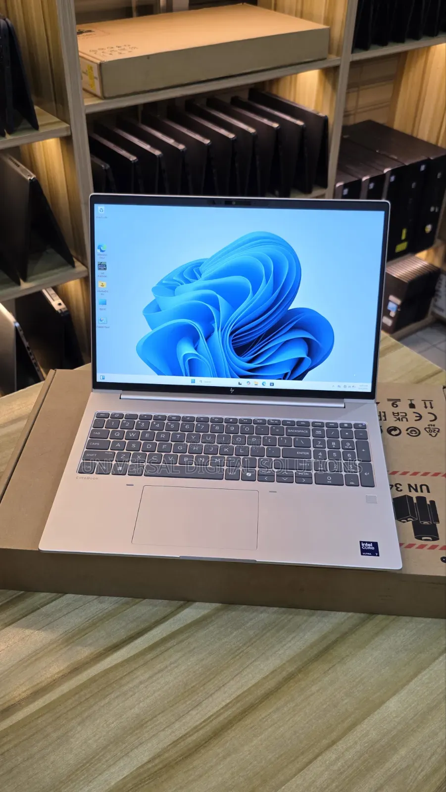 New Laptop HP EliteBook 8 G1i 16GB Intel Core Ultra 7 SSD 512GB