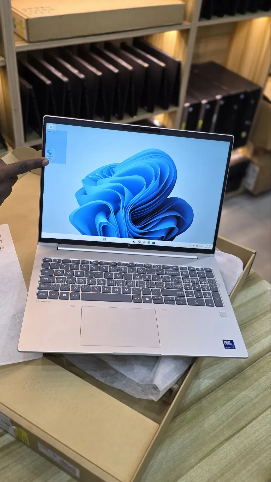 New Laptop HP EliteBook 8 G1i 16GB Intel Core Ultra 7 SSD 512GB