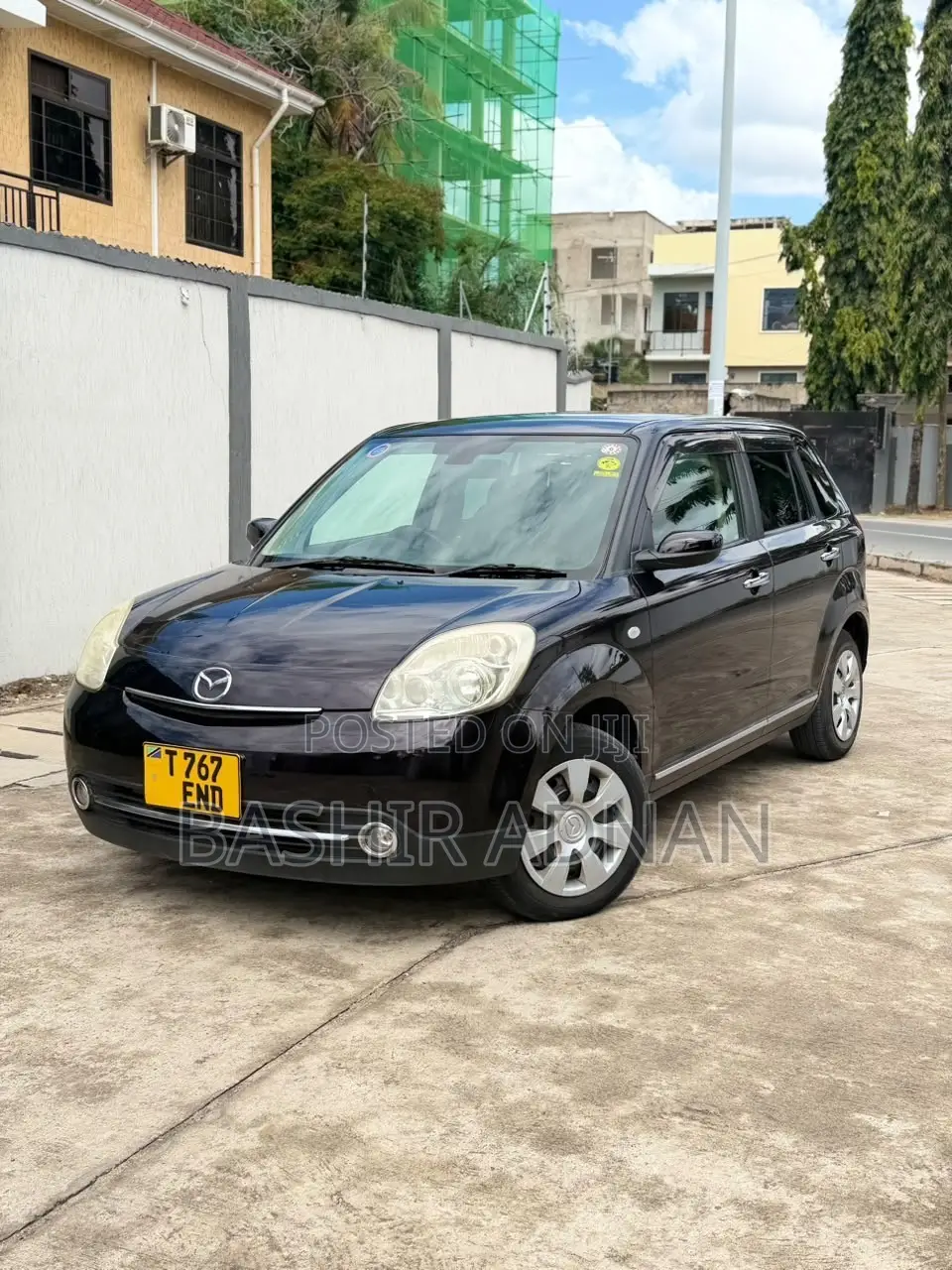 Mazda Verisa 2010 Maroon