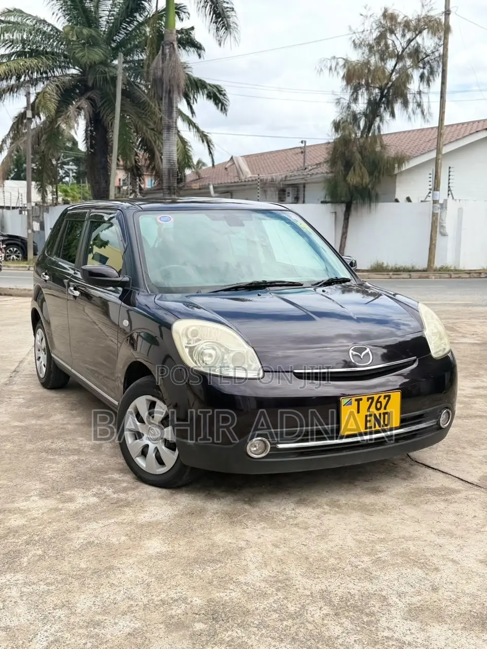 Mazda Verisa 2010 Maroon