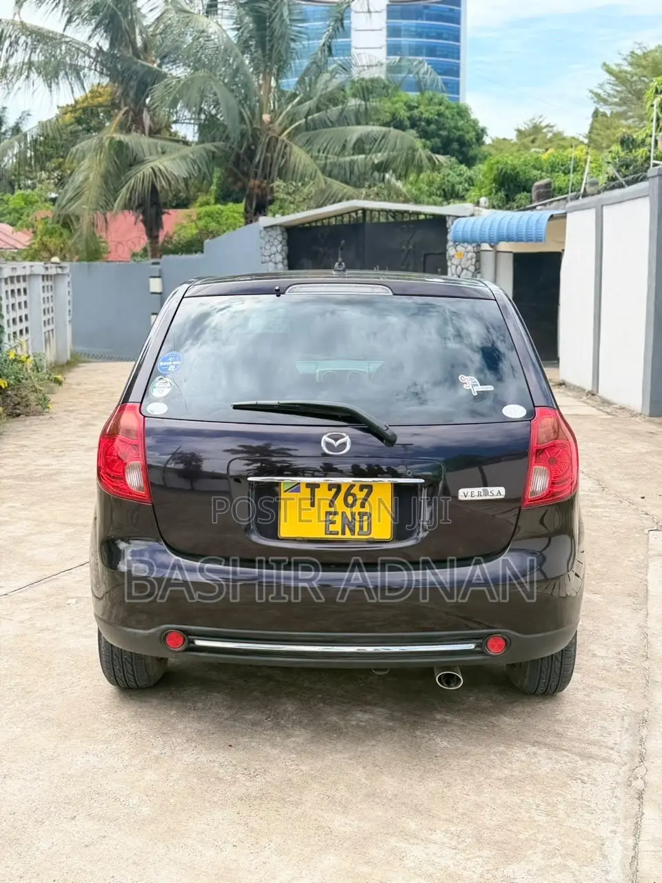 Mazda Verisa 2010 Maroon