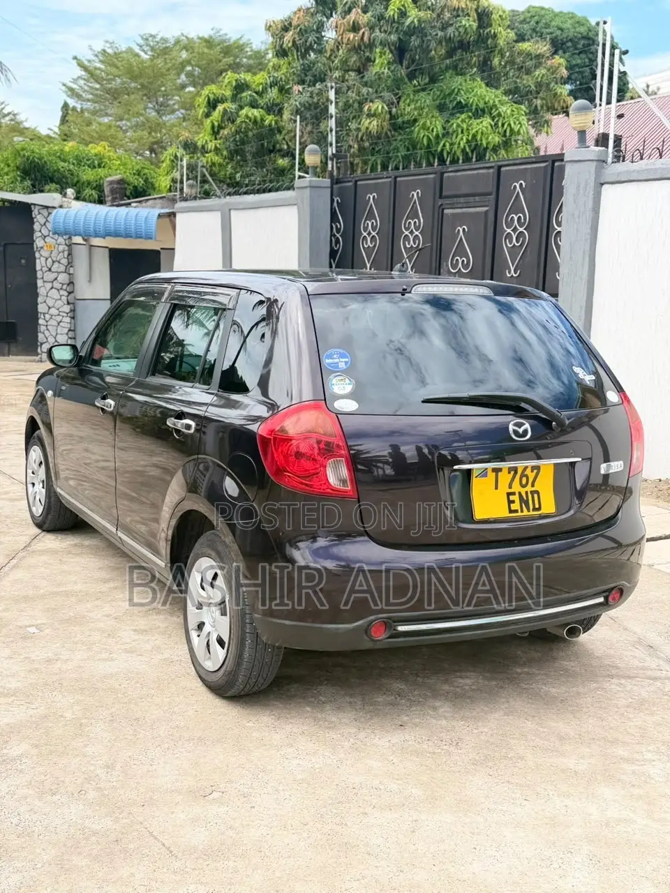 Mazda Verisa 2010 Maroon