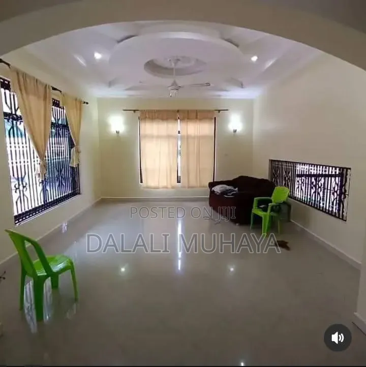 6bdrm Bungalow in Msuguri Street, Mbezi for sale