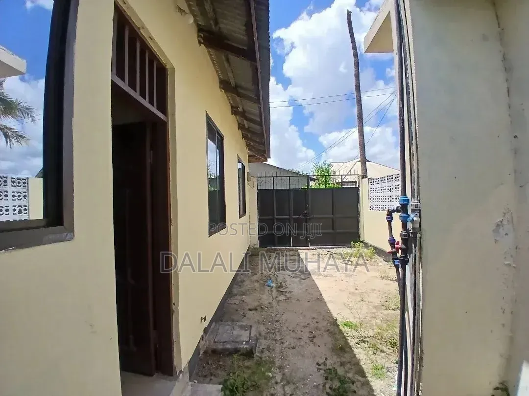 3bdrm House in Sondombwa Street, Pugu for sale