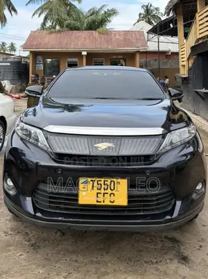 Toyota Harrier 2.0 2016 Black