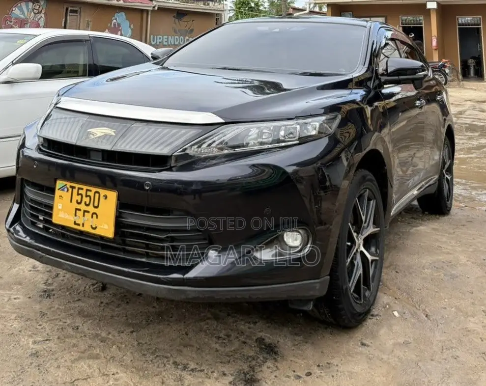 Toyota Harrier 2.0 2016 Black
