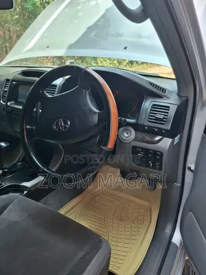Toyota Land Cruiser Prado 2009 Silver