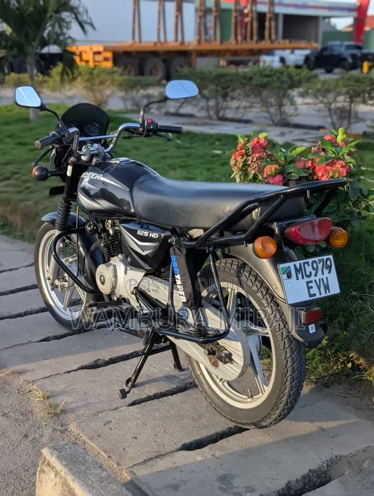 Bajaj Boxer 125 2026 Black