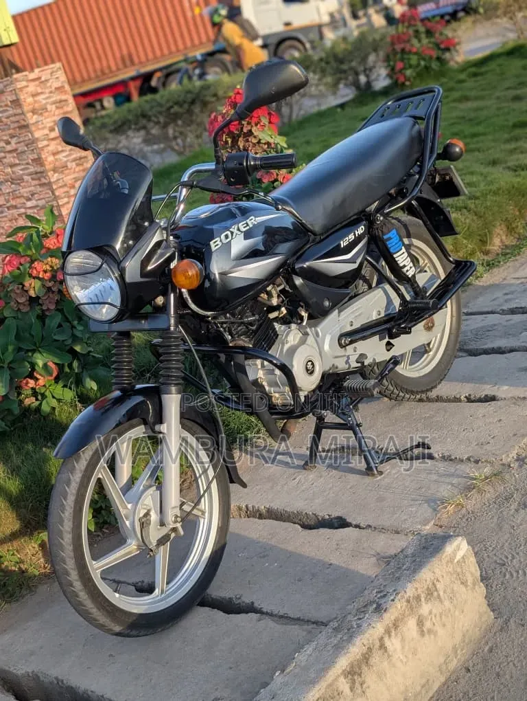 Bajaj Boxer 125 2026 Black