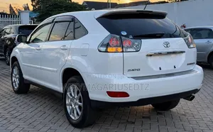 Toyota Harrier 2006 Pink