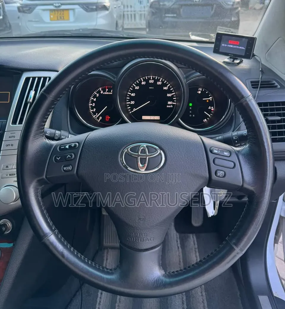 Toyota Harrier 2006 Pink