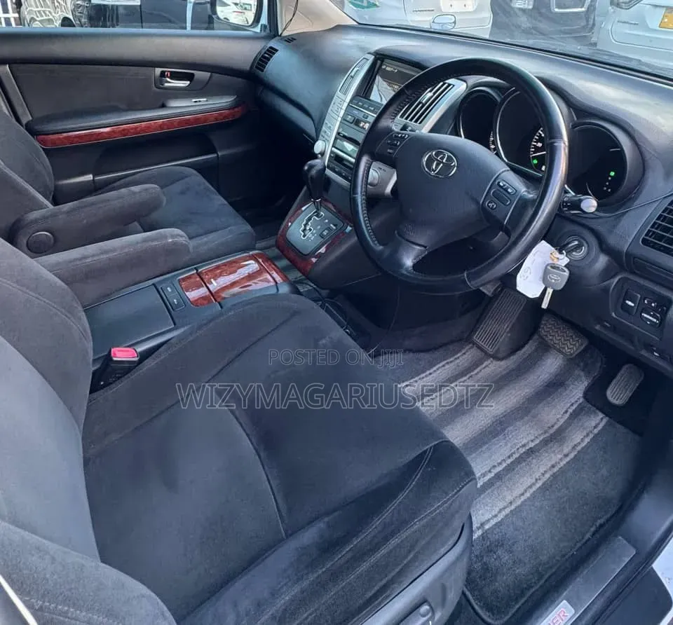 Toyota Harrier 2006 Pink