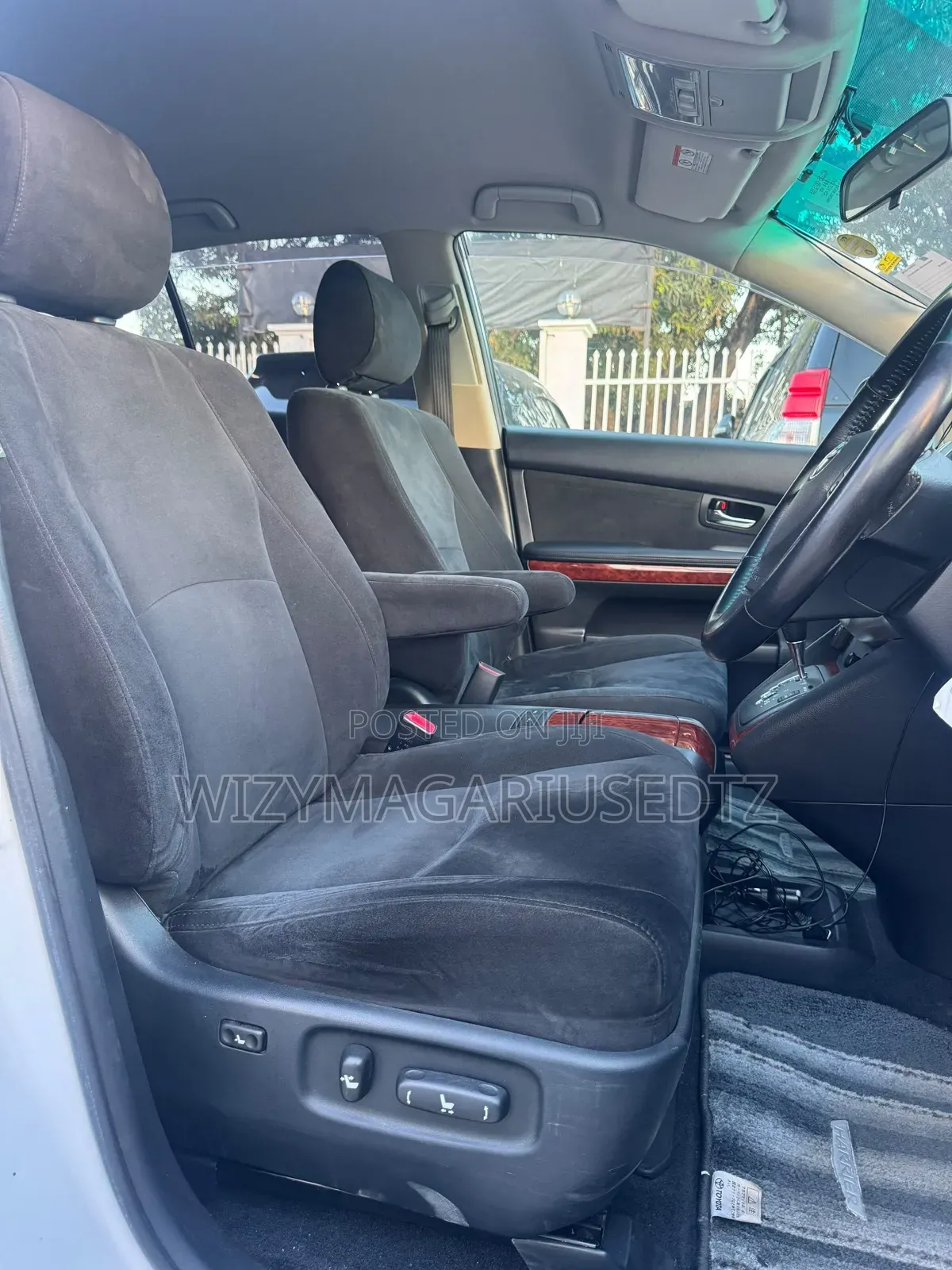 Toyota Harrier 2006 Pink