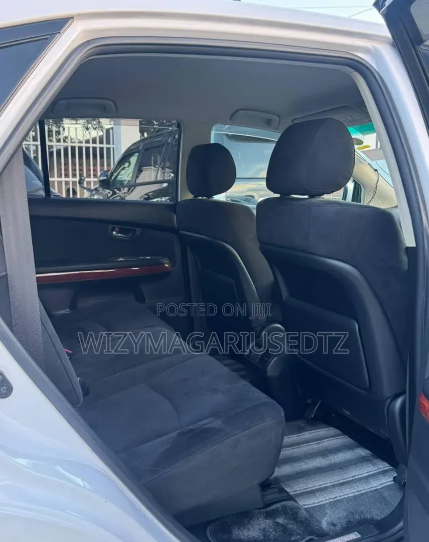 Toyota Harrier 2006 Pink