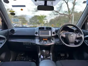 Toyota Vanguard 2010 Green