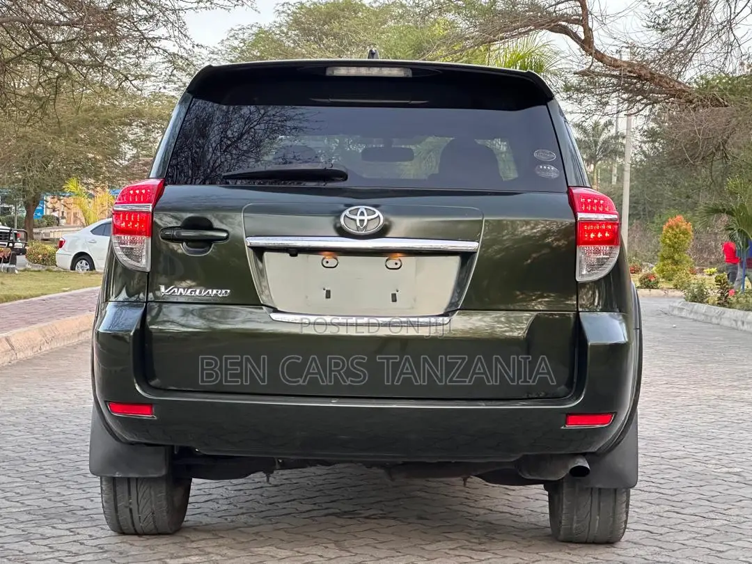 Toyota Vanguard 2010 Green