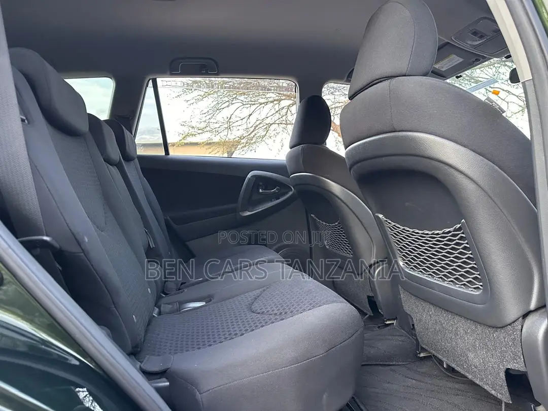 Toyota Vanguard 2010 Green