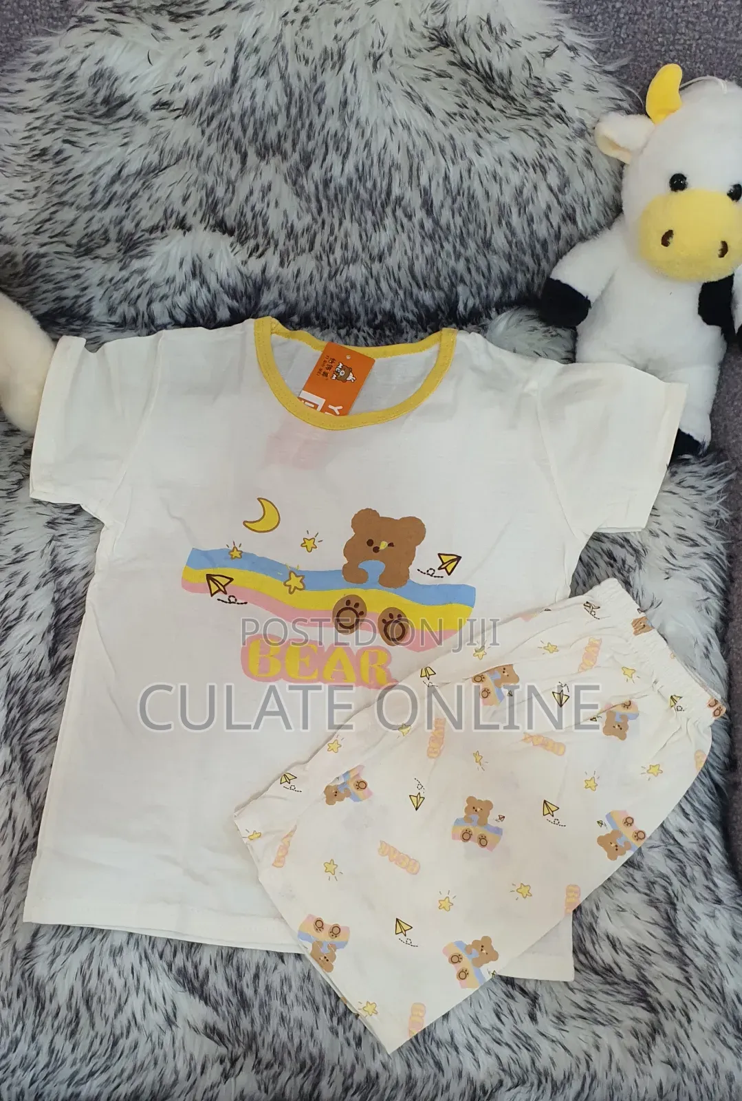 2pcs Kids Casual Wear Set / Nguo Za Watoto Tshirt Na Kaptula