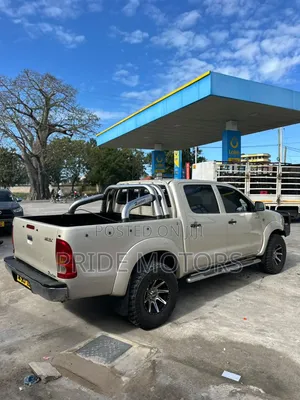 Toyota Hilux 2008 Gold