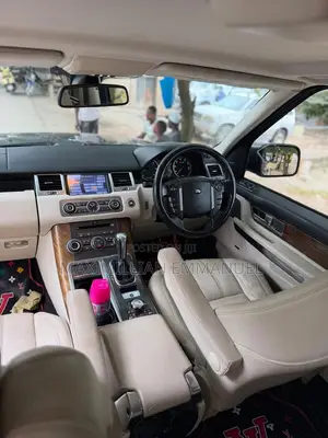 Land Rover Discovery 2011 Gray