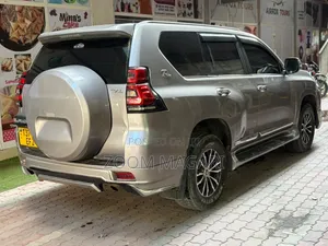Toyota Land Cruiser Prado 2015 Silver