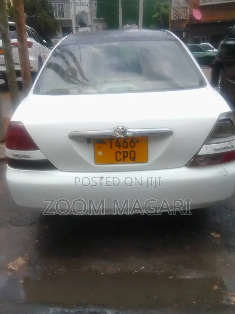 Toyota Mark II 2002 White
