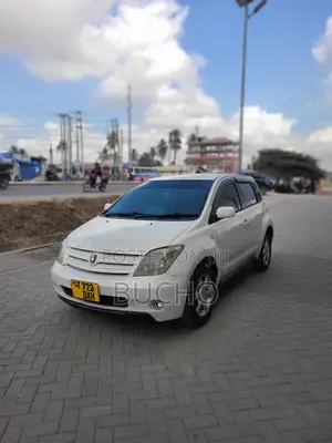 Toyota IST 2004 White