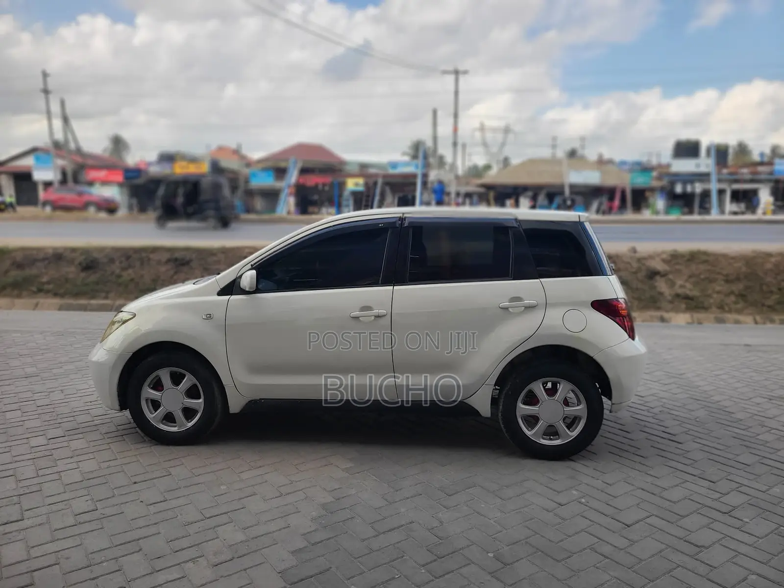 Toyota IST 2004 White
