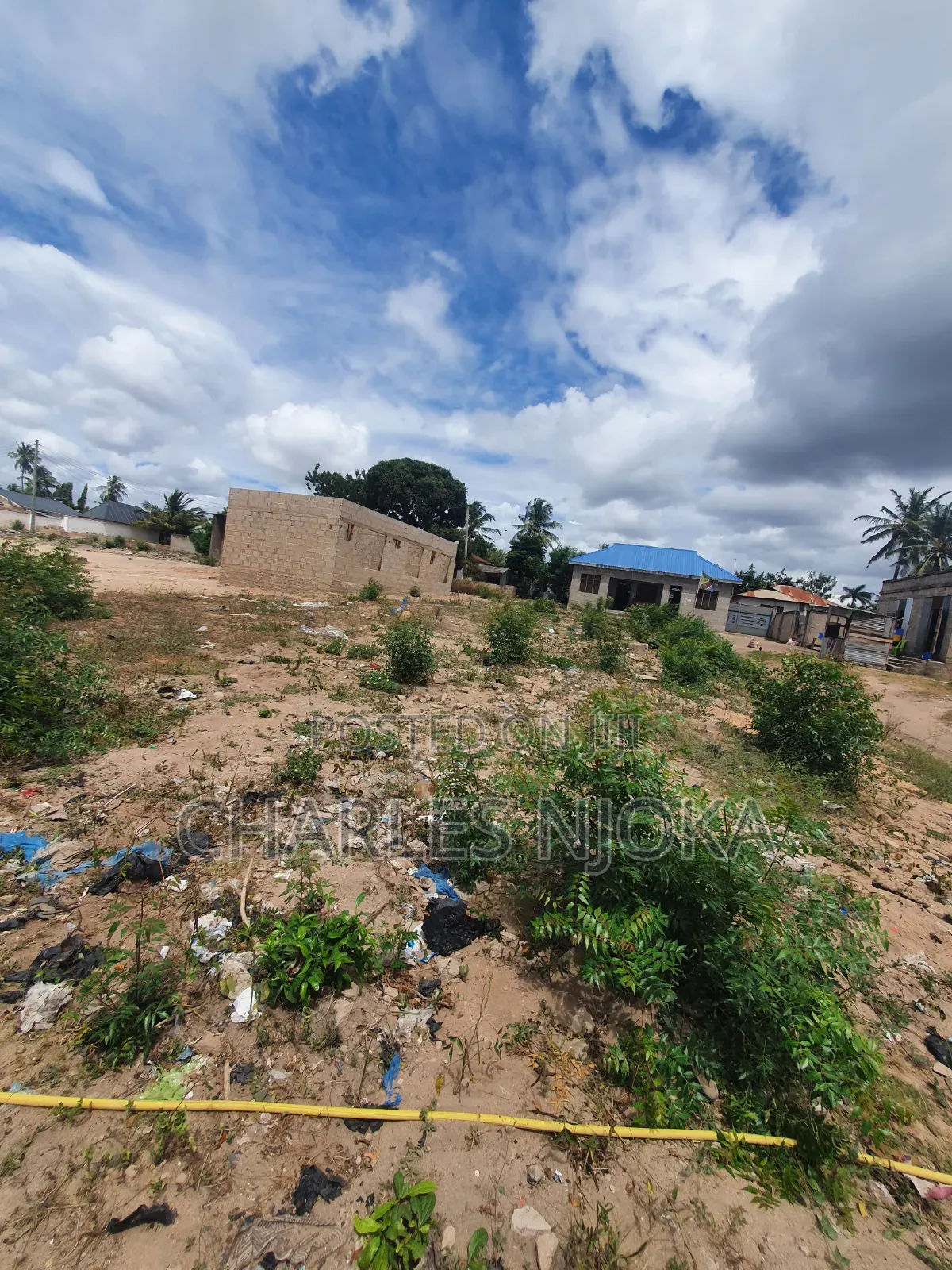 Viwanja Double Sehemu Kavu Na Ya Juu Sqm400 Kinauzwa