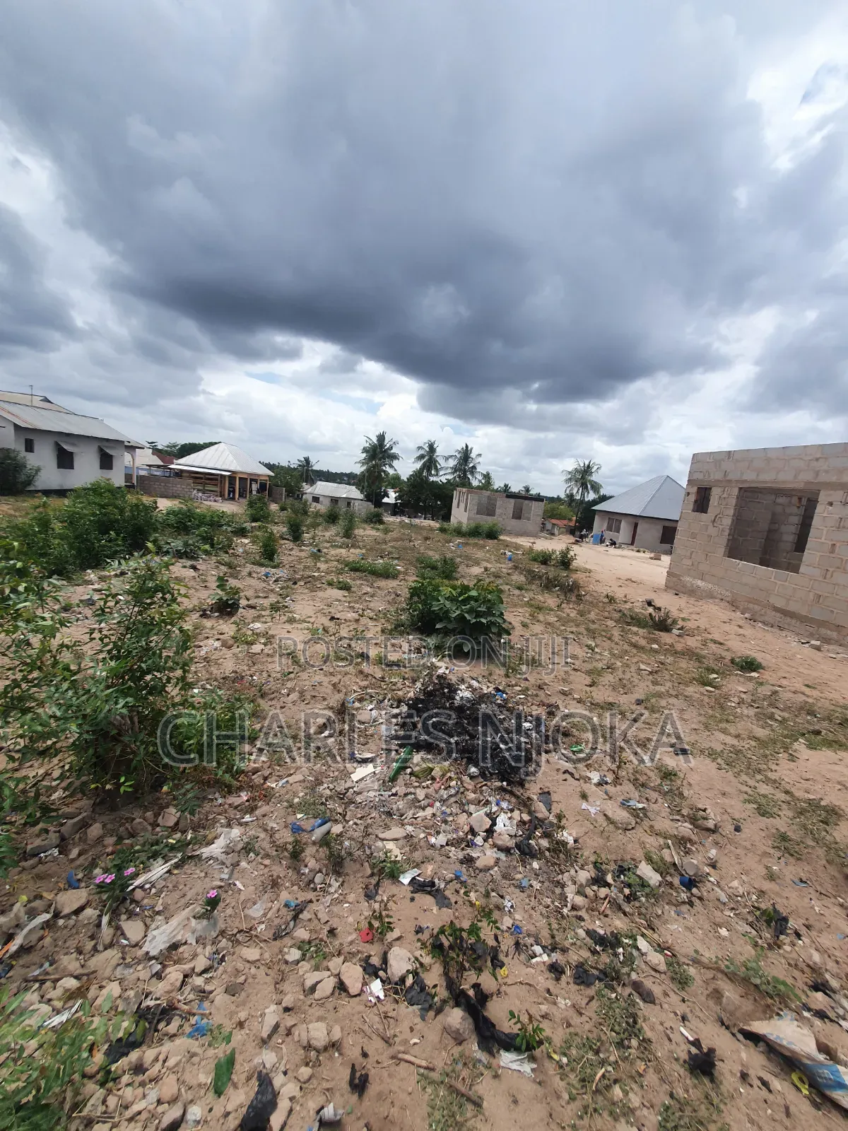 Viwanja Double Sehemu Kavu Na Ya Juu Sqm400 Kinauzwa