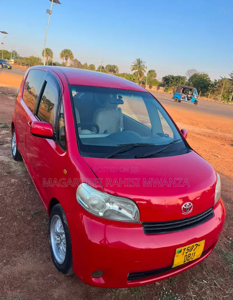 Toyota Porte 2008 Maroon