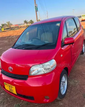 Toyota Porte 2008 Maroon
