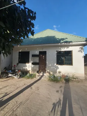 Furnished 6bdrm House in Halisi, Ukonga for sale