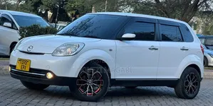 Mazda Verisa 2007 White