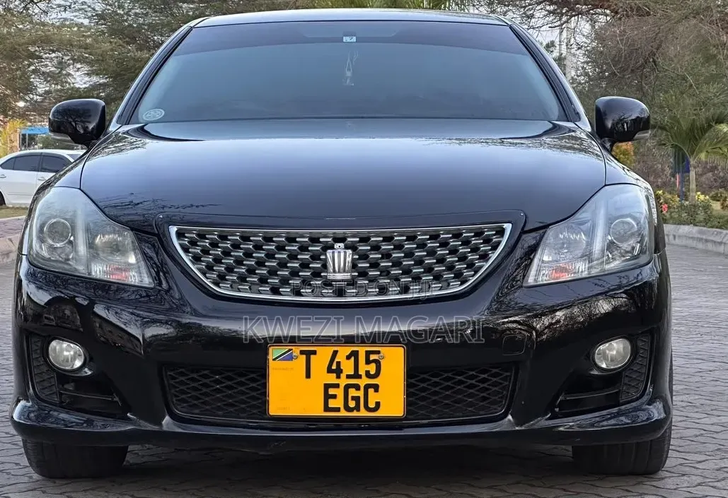 Toyota Crown 2009 Maroon