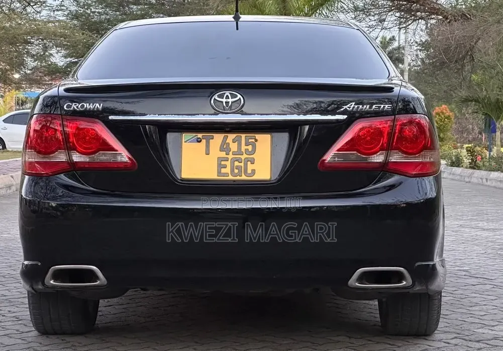 Toyota Crown 2009 Maroon