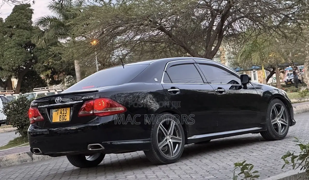 Toyota Crown 2009 Black
