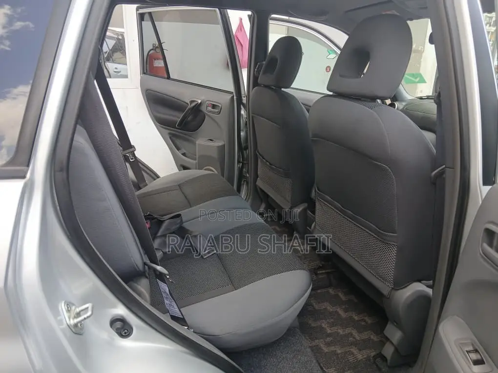 Toyota RAV4 1.8 2005 Silver
