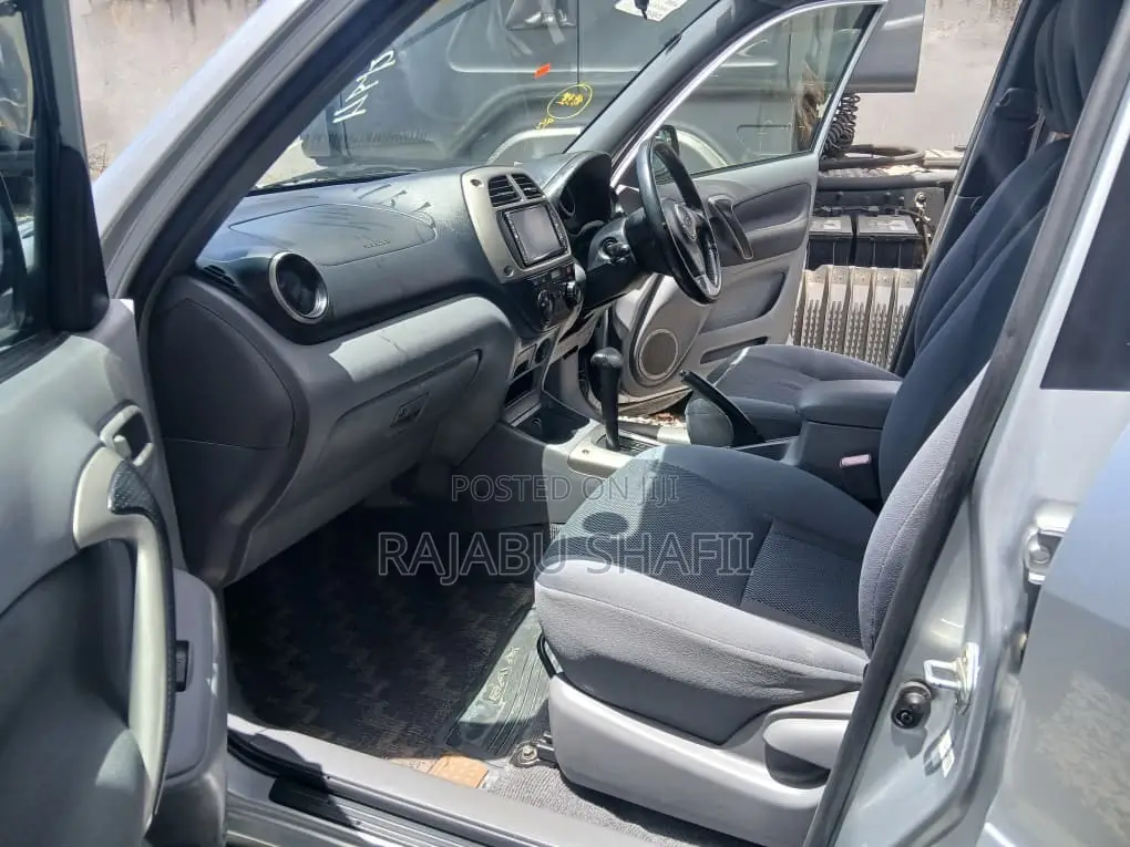 Toyota RAV4 1.8 2005 Silver