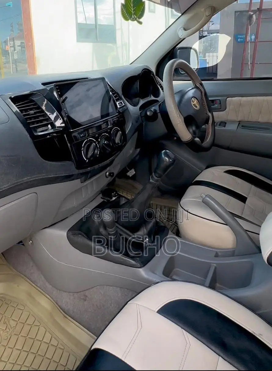 Toyota Hilux 2008 Brown