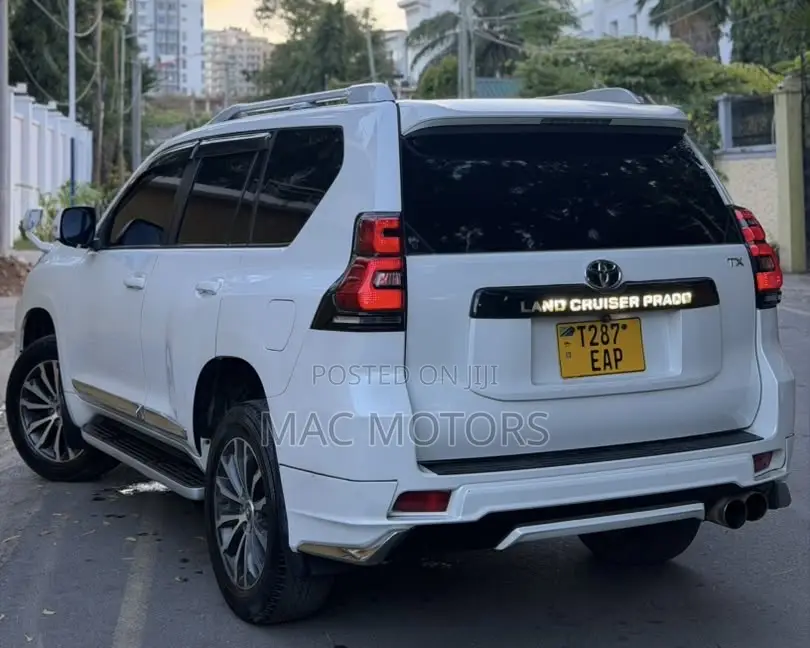Toyota Land Cruiser Prado 2.7 2019 White