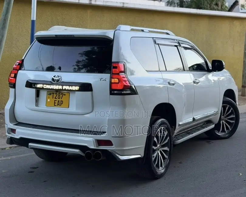 Toyota Land Cruiser Prado 2.7 2019 White