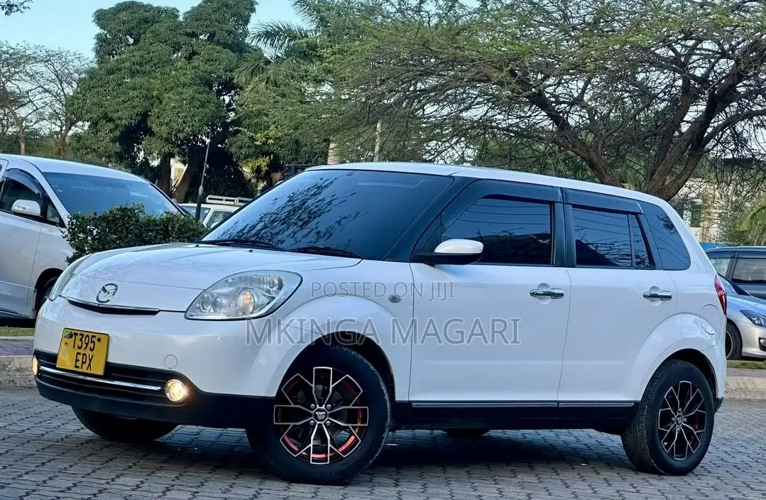 Mazda Verisa 2007 White