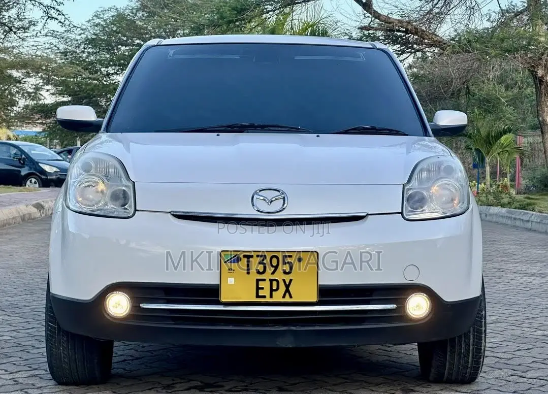 Mazda Verisa 2007 White