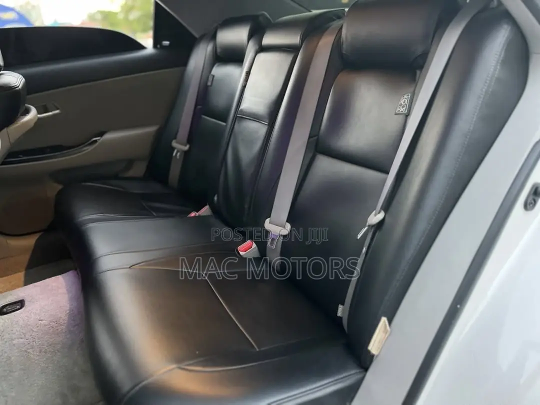 Toyota Crown 2008 White