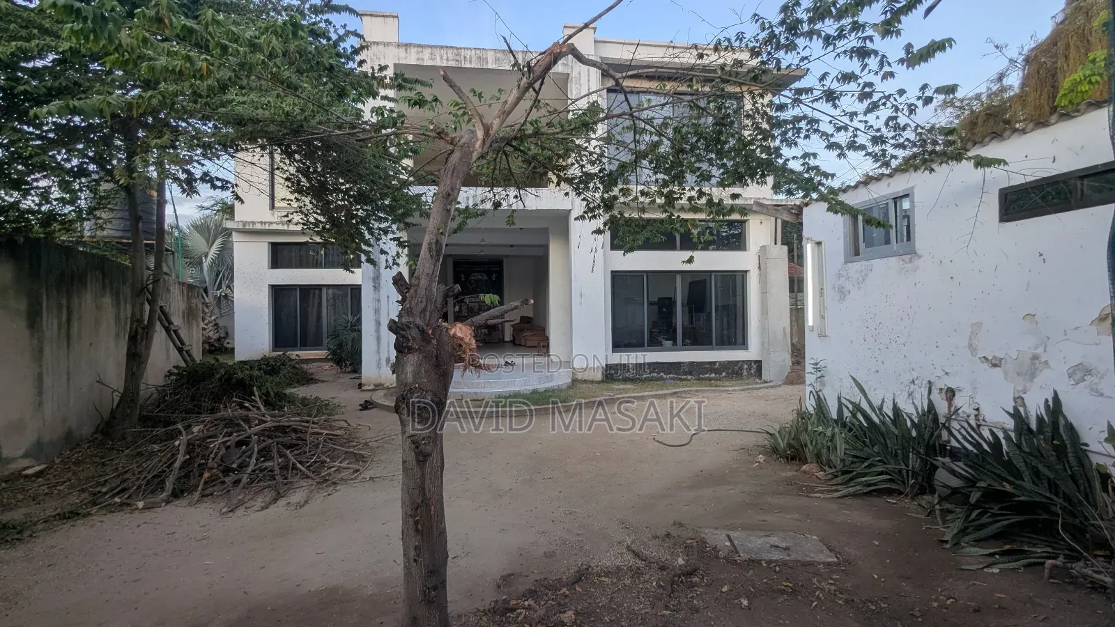 8bdrm House in The Villa, Oyster Bay for rent