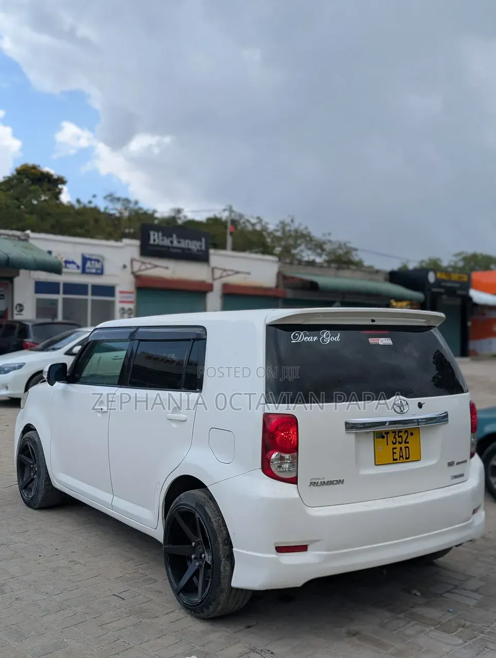 Toyota Corolla Rumion 2009 White
