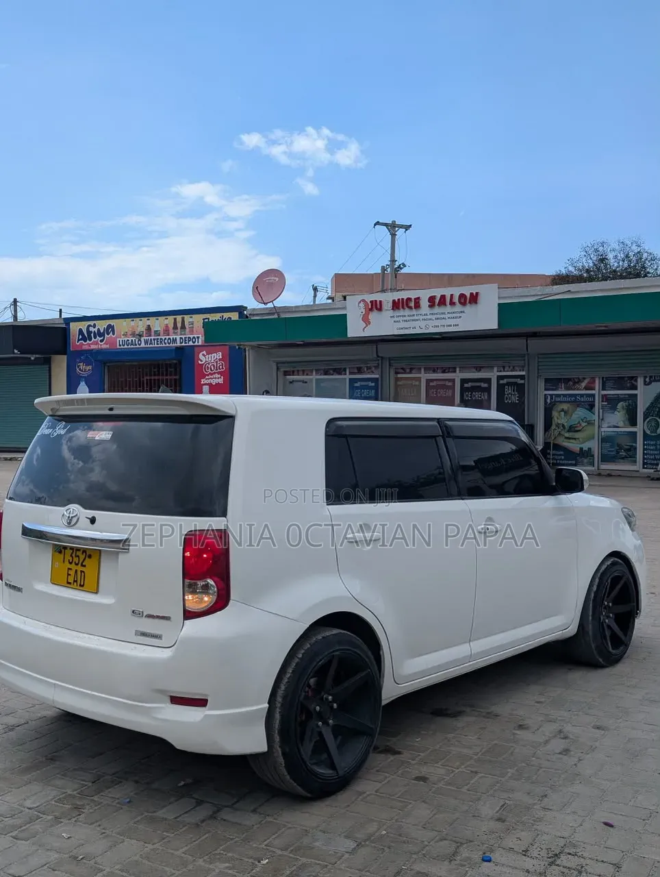 Toyota Corolla Rumion 2009 White