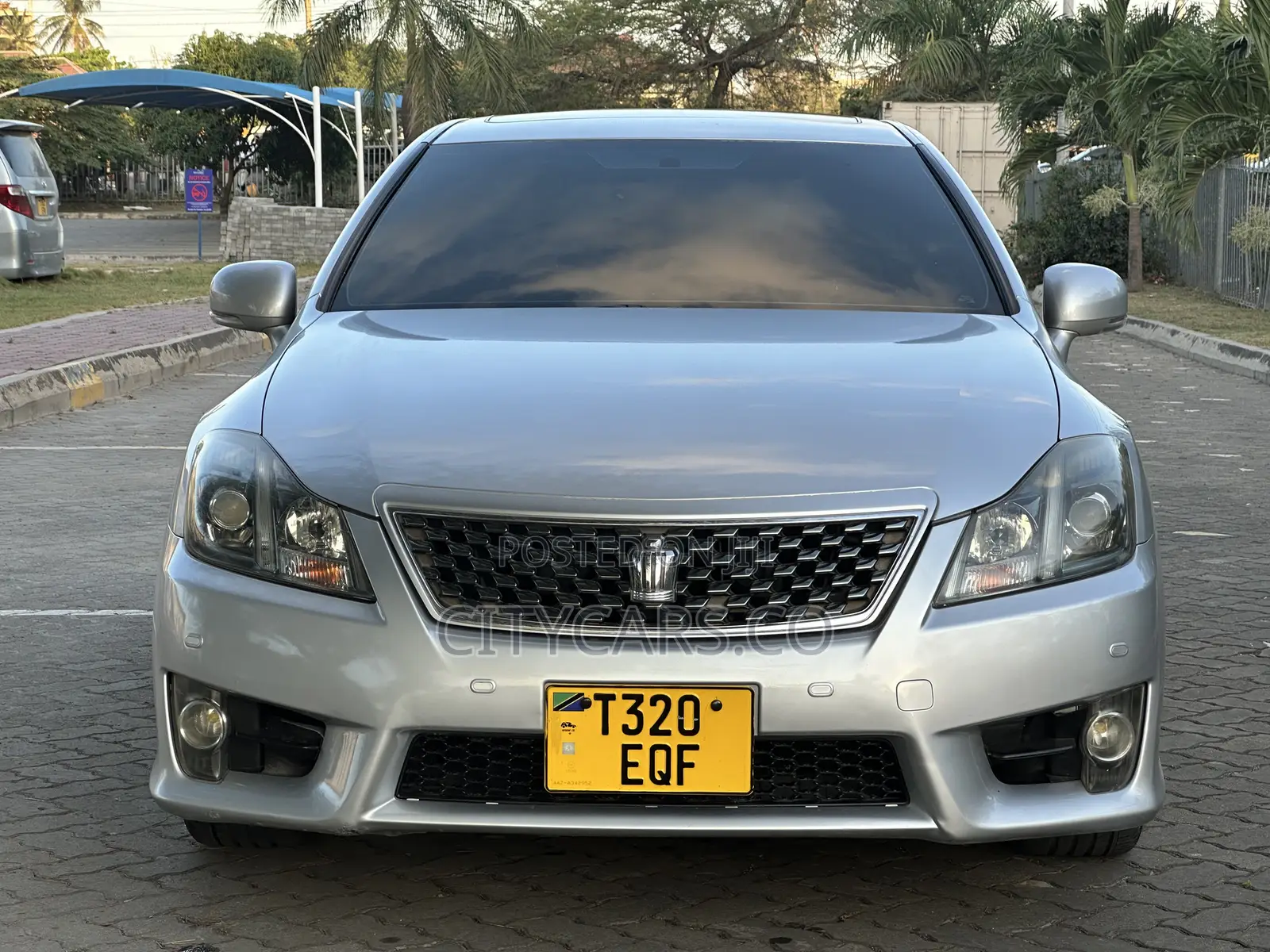 Toyota Crown 2011 Silver