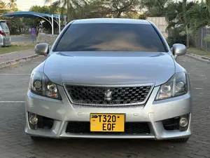 Toyota Crown 2011 Silver